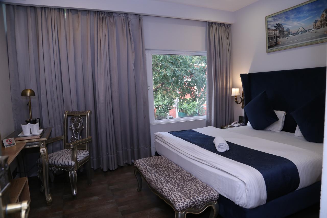 Hotel Posh Chandīgarh Exterior foto
